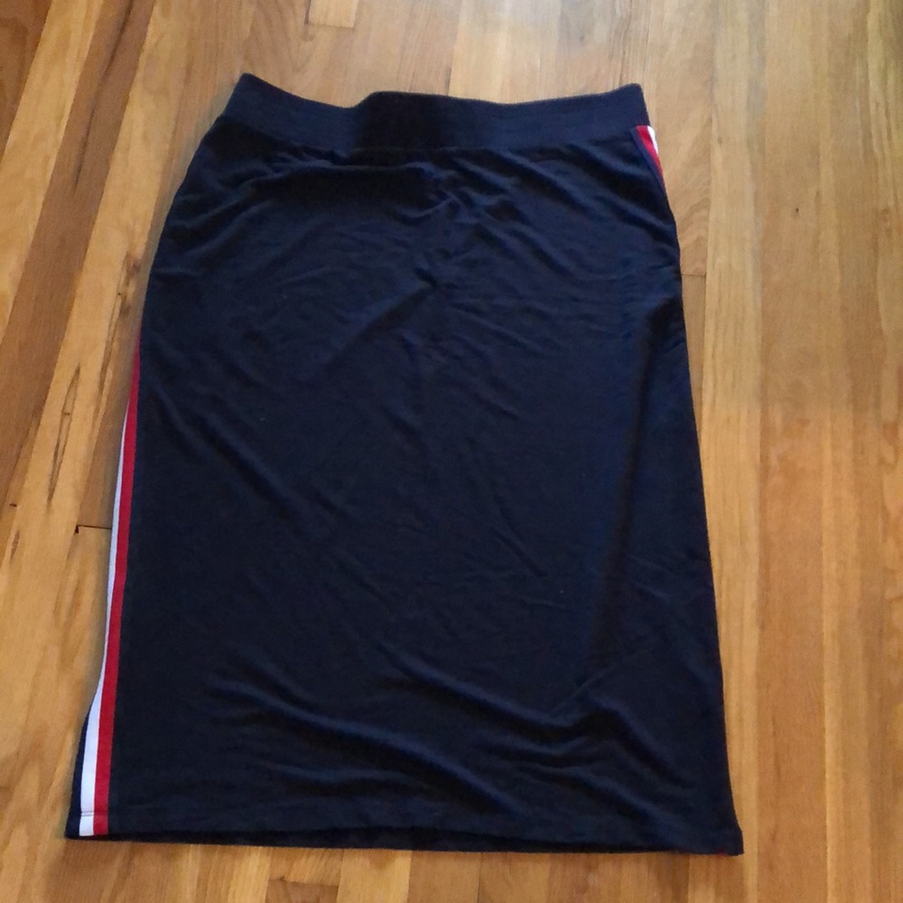 Like new midi cotton pull on skirt - Picture 3 of 3